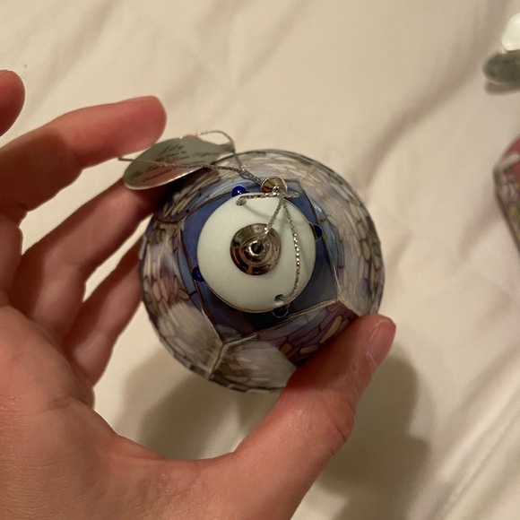 BRADFORD EDITIONS LOUIS TIFFANY HEIRLOOM PORCELAIN 2001 ORNAMENTS (set of 3) - Picture 6 of 14